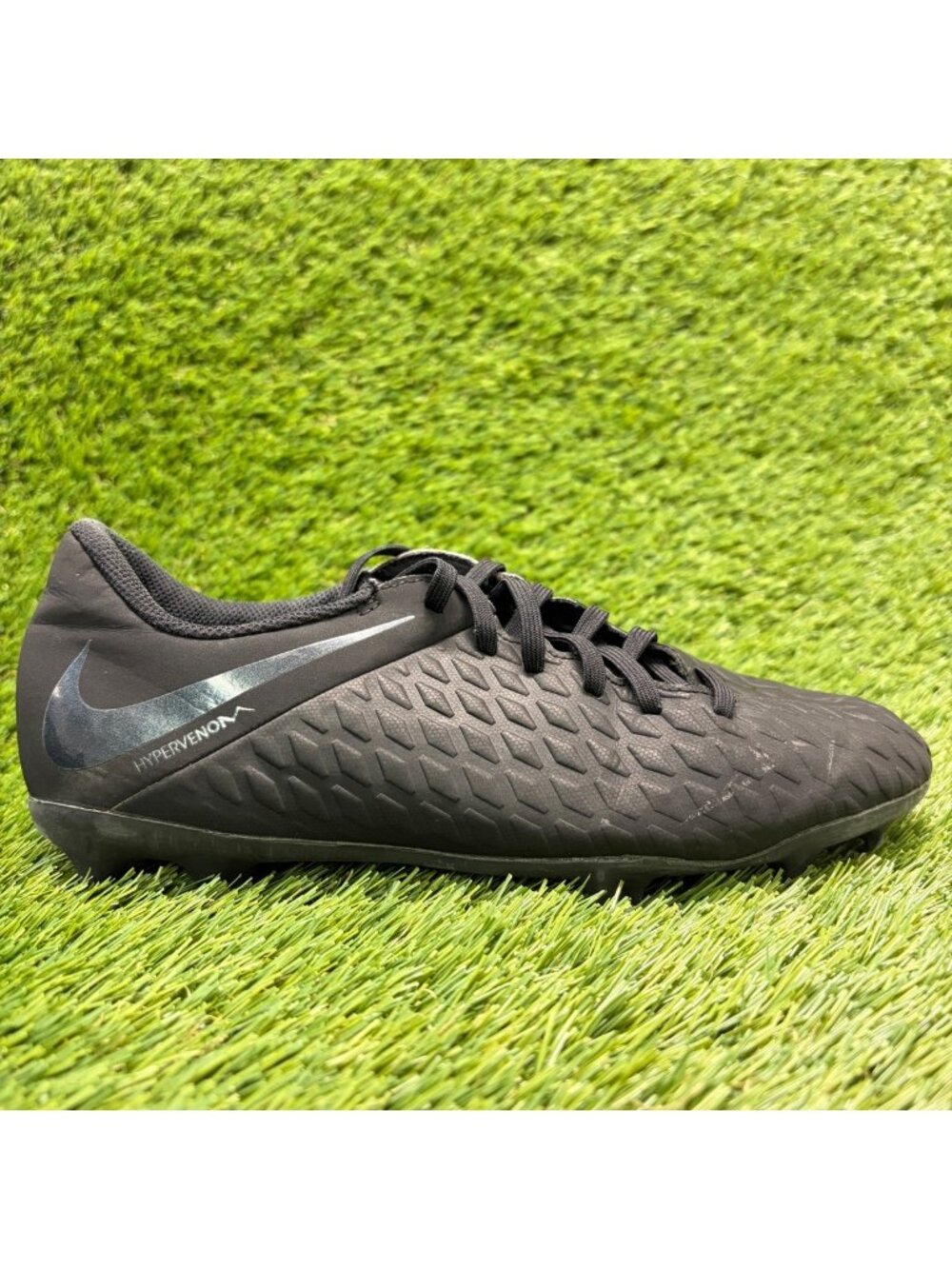 Nike Jr. Hypervenom III Club FG Boys Size 6Y Black Outdoor Running Soccer Cleats